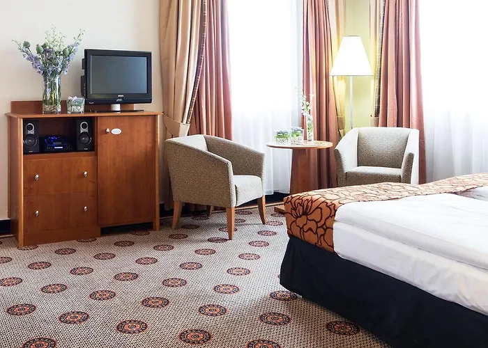 Crowne Plaza Hamburg-city Alster By Ihg Hotel 4*
