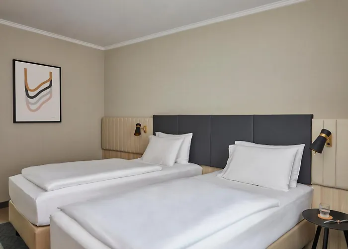 Crowne Plaza Hamburg-city Alster By Ihg 4*