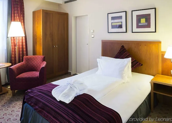Crowne Plaza Hamburg-city Alster By Ihg Hotel 4*